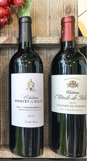 Deux bouteilles de vin rouge français, Château Pontet-L'Eglise et Château l'Etoile de Salles Le Passage près d'Agen dans le Lot-et-Garonne 47